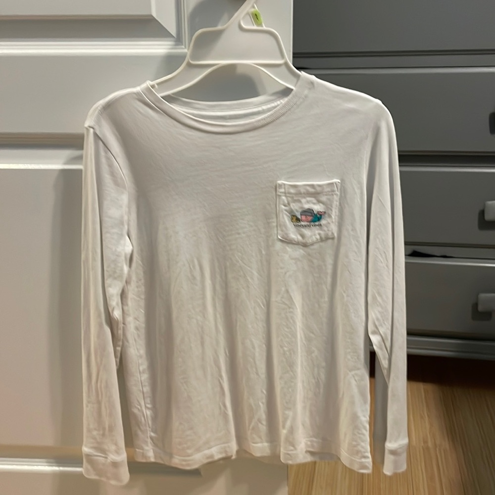 Vineyard vines boys size 7 shirt.  Good condition